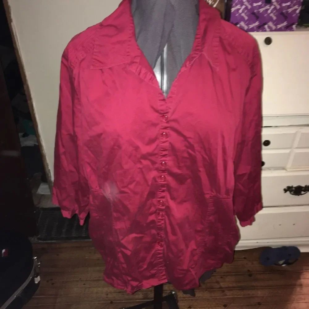 Lane Bryant vibrant 26/28 button down blouse